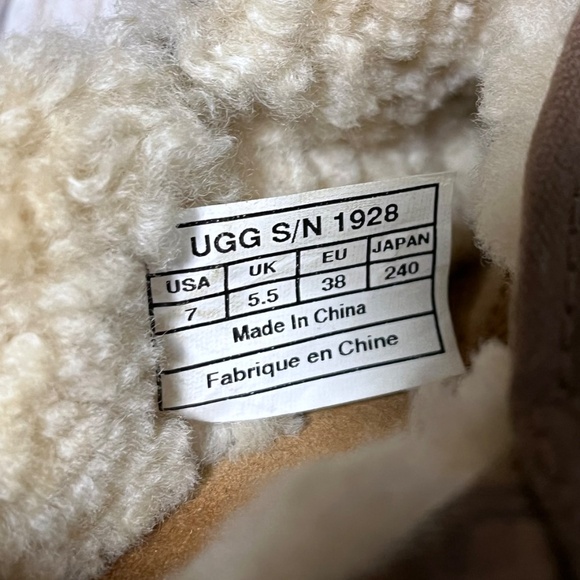 UGG Australia Women's Bettey Tan Slip On Lined Moccasins Clogs Size 7 Model 1928 - Picture 9 of 11